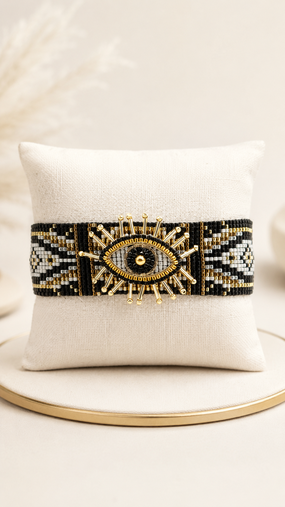 Heart Eyes Beaded Bracelet
