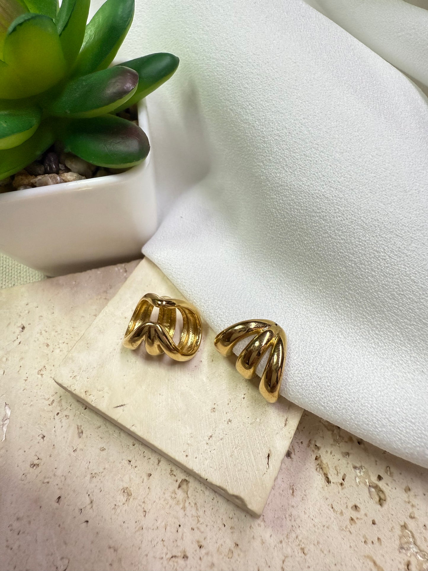 Golden Wave Earcuff / Aro Dorado Ondas